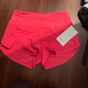 Lululemon High Rise 2.5 in Speed Up Shorts - Size 6